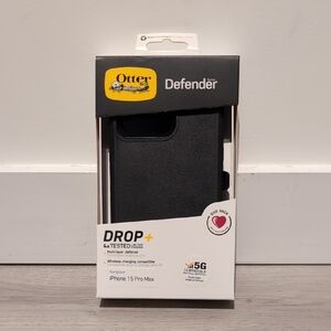 OtterBox Defender Series Black Case for iPhone 15 Pro Max